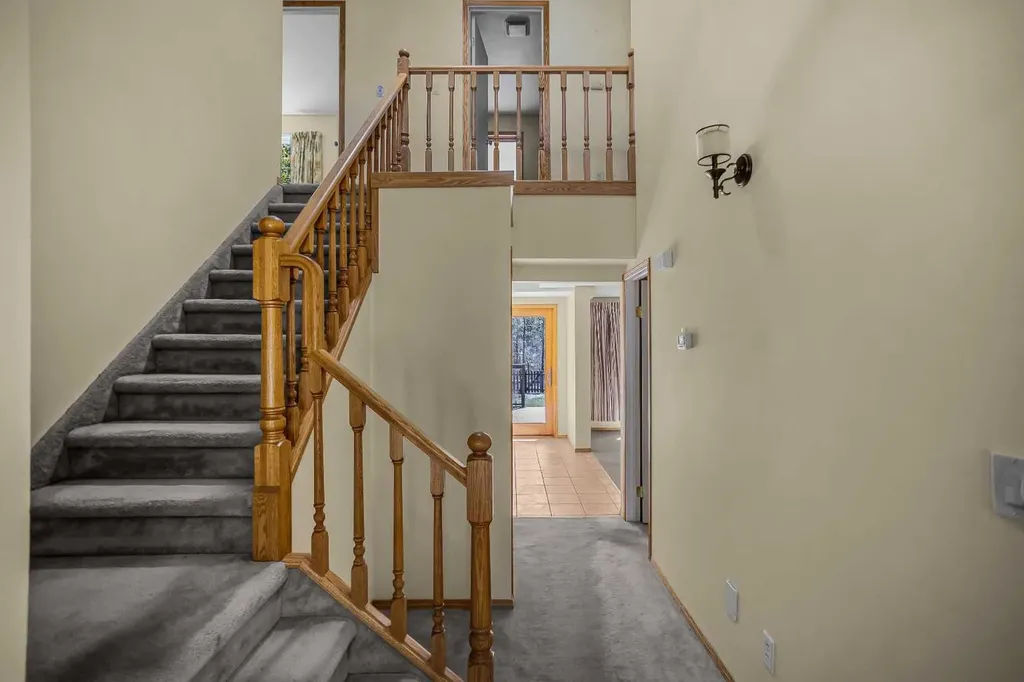 933 15th Street Canmore AB T1W 1X2
