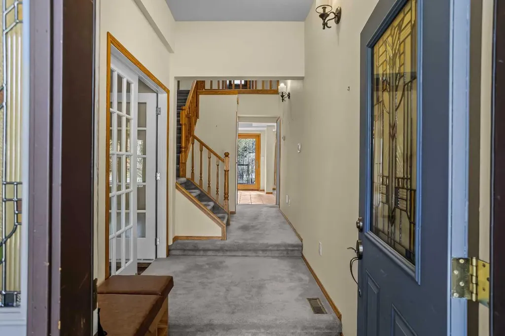 933 15th Street Canmore AB T1W 1X2