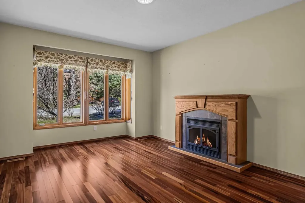 933 15th Street Canmore AB T1W 1X2