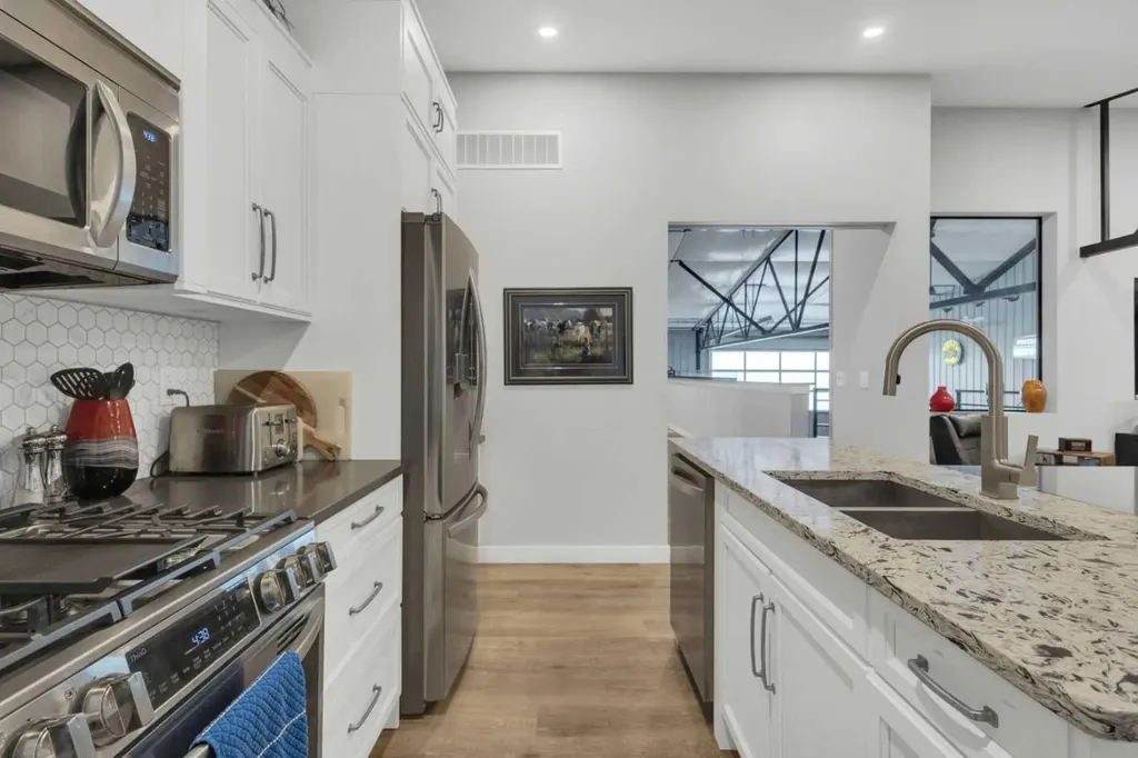 20A Sylvaire Close Sylvan Lake AB T4S 2H6