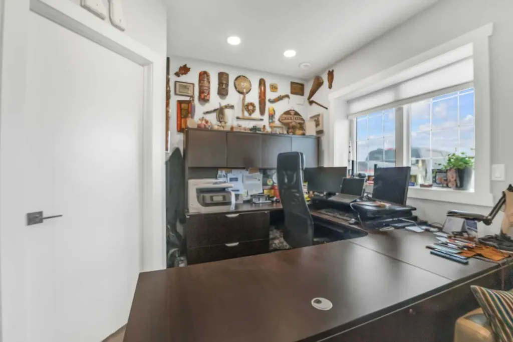 20A Sylvaire Close Sylvan Lake AB T4S 2H6