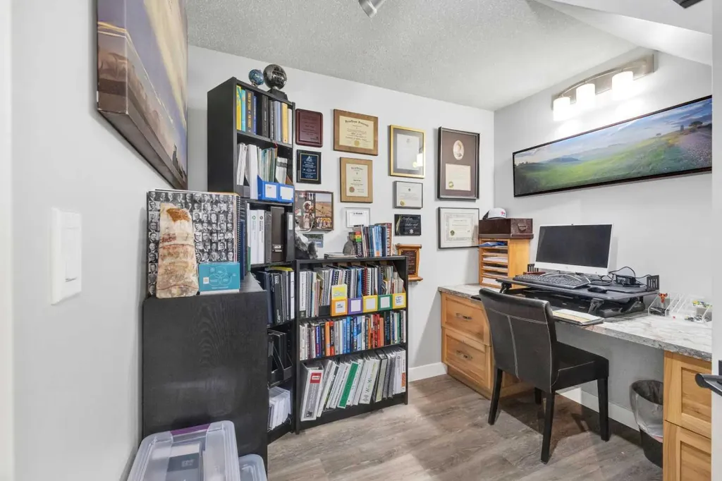 20A Sylvaire Close Sylvan Lake AB T4S 2H6