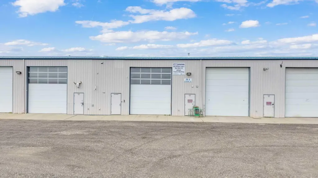 20A Sylvaire Close Sylvan Lake AB T4S 2H6