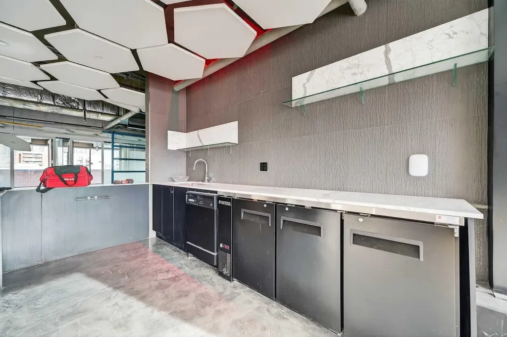1109 17 Avenue SW Calgary AB T2T 0B4