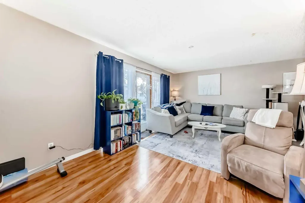 4105 53 Avenue Innisfail AB T4G 1G3