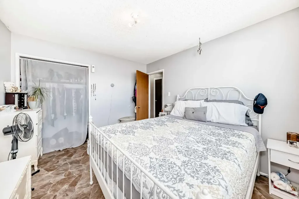 4105 53 Avenue Innisfail AB T4G 1G3