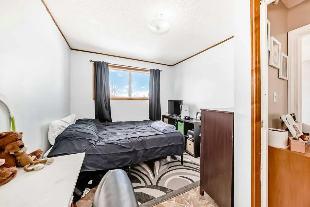 4105 53 Avenue Innisfail AB T4G 1G3