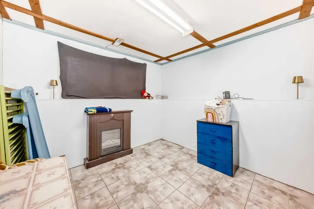 4105 53 Avenue Innisfail AB T4G 1G3