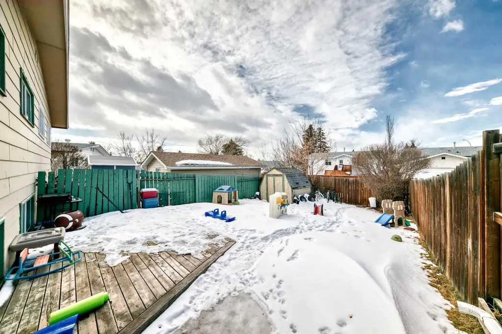 4105 53 Avenue Innisfail AB T4G 1G3