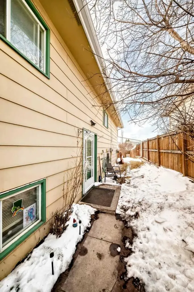 4105 53 Avenue Innisfail AB T4G 1G3