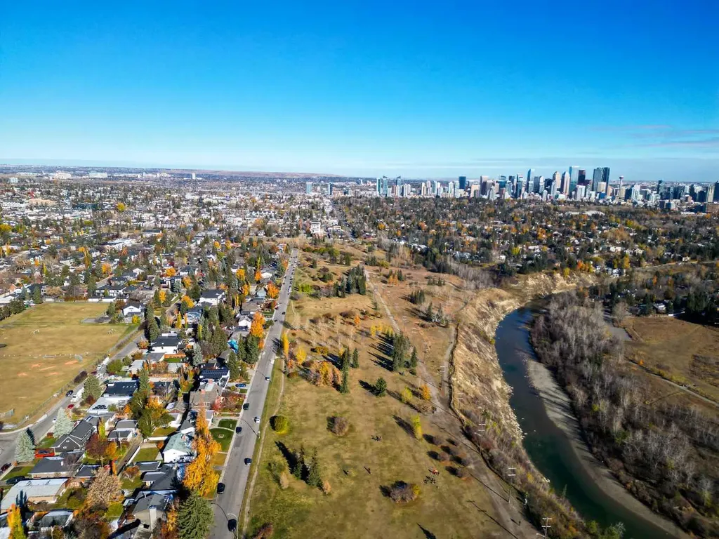 2004 51 Avenue SW Calgary AB T3E 1J6