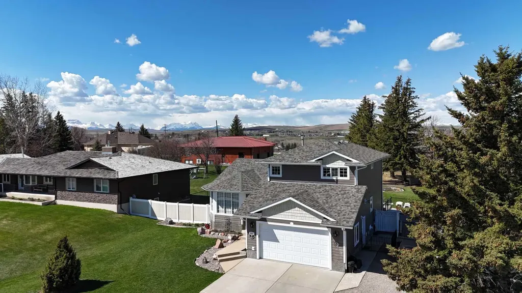 623 2nd Street E Cardston AB T0K 0K0