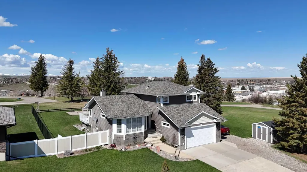 623 2nd Street E Cardston AB T0K 0K0
