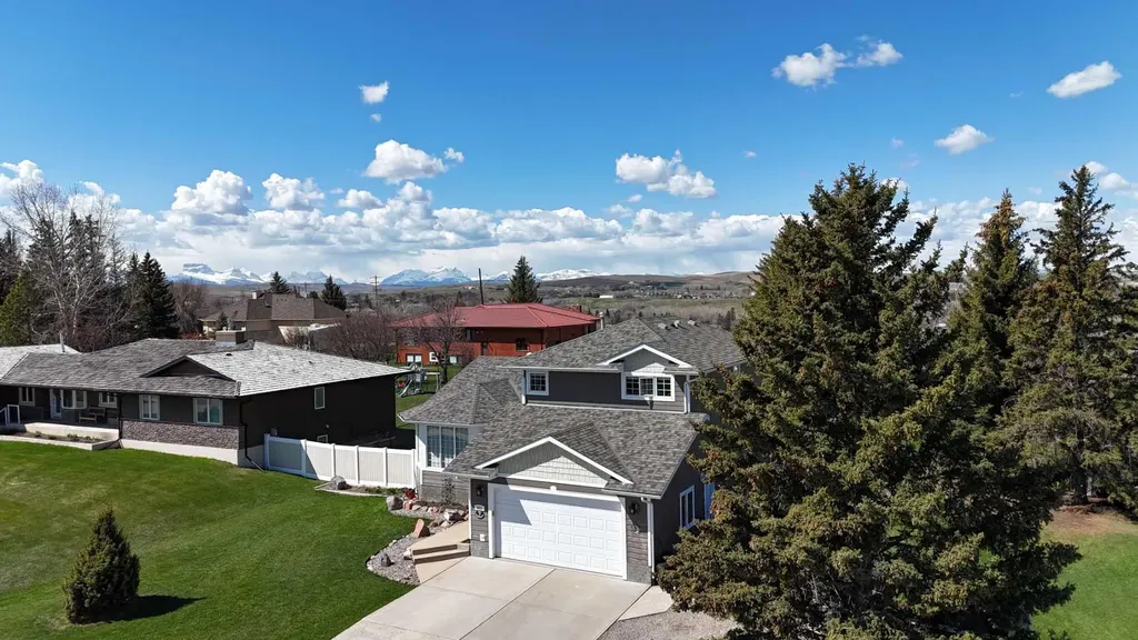 623 2nd Street E Cardston AB T0K 0K0