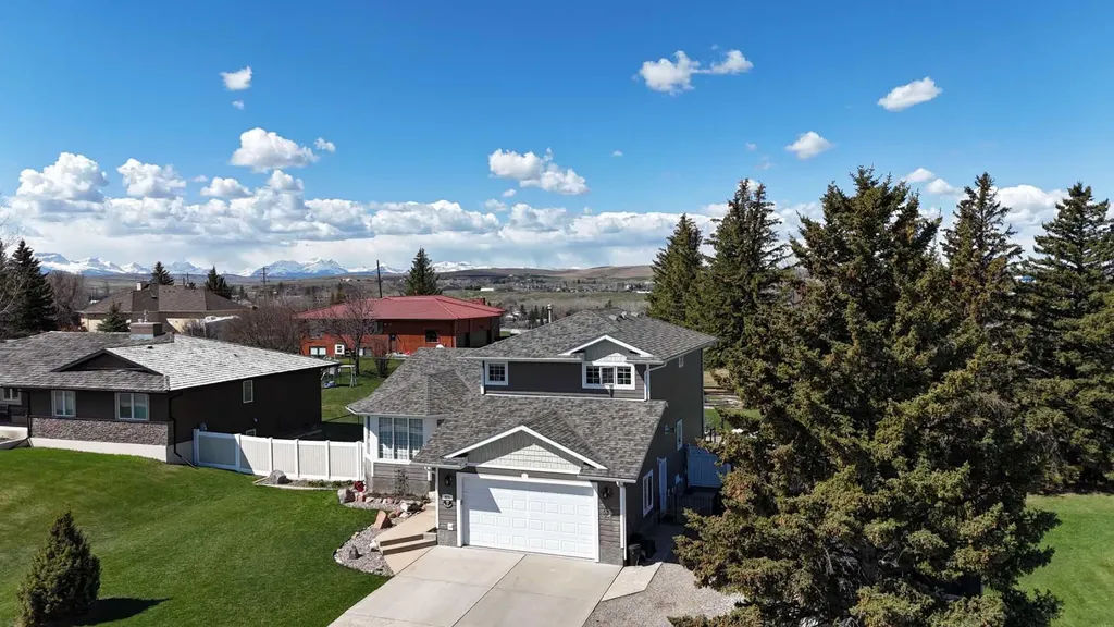 623 2nd Street E Cardston AB T0K 0K0
