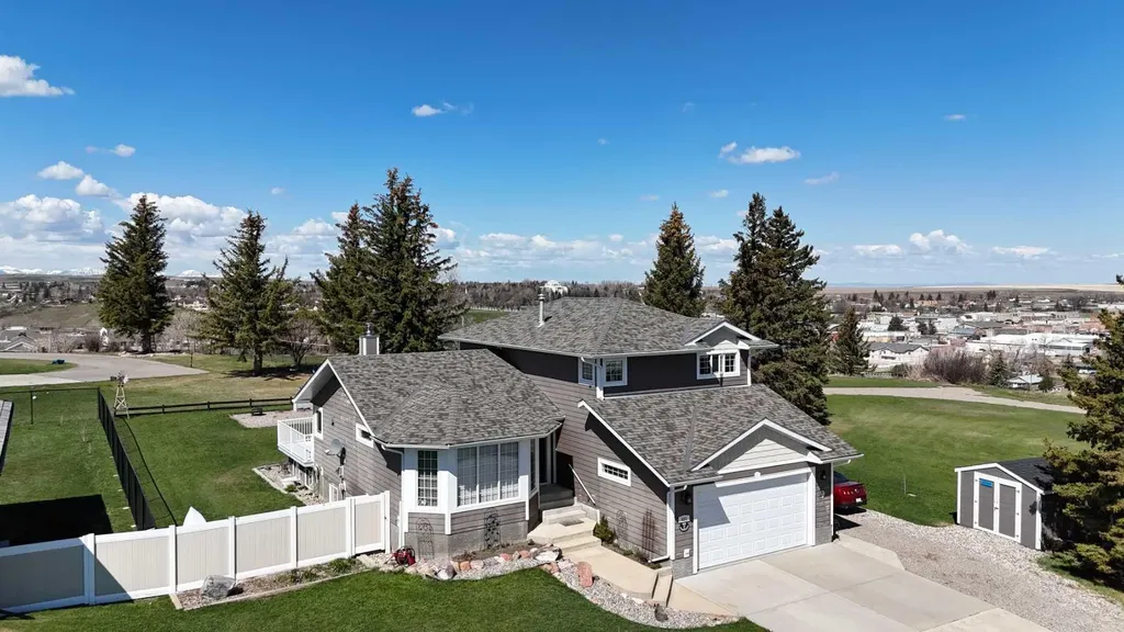 623 2nd Street E Cardston AB T0K 0K0