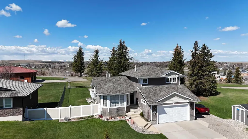623 2nd Street E Cardston AB T0K 0K0