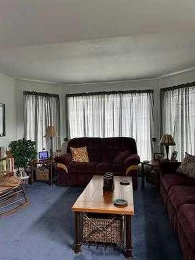 623 2nd Street E Cardston AB T0K 0K0