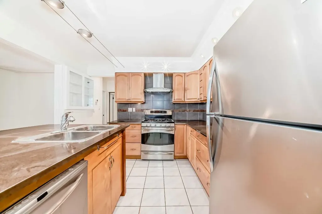 820 9a Street NE Calgary AB T2E 4L6