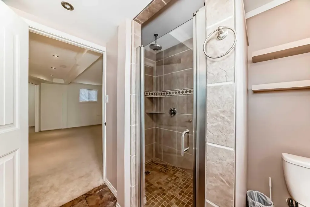820 9a Street NE Calgary AB T2E 4L6