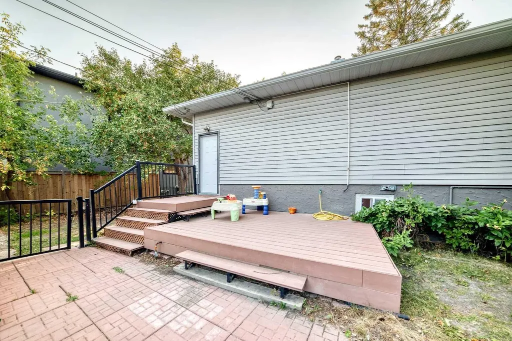 820 9a Street NE Calgary AB T2E 4L6