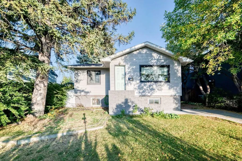 820 9a Street NE Calgary AB T2E 4L6
