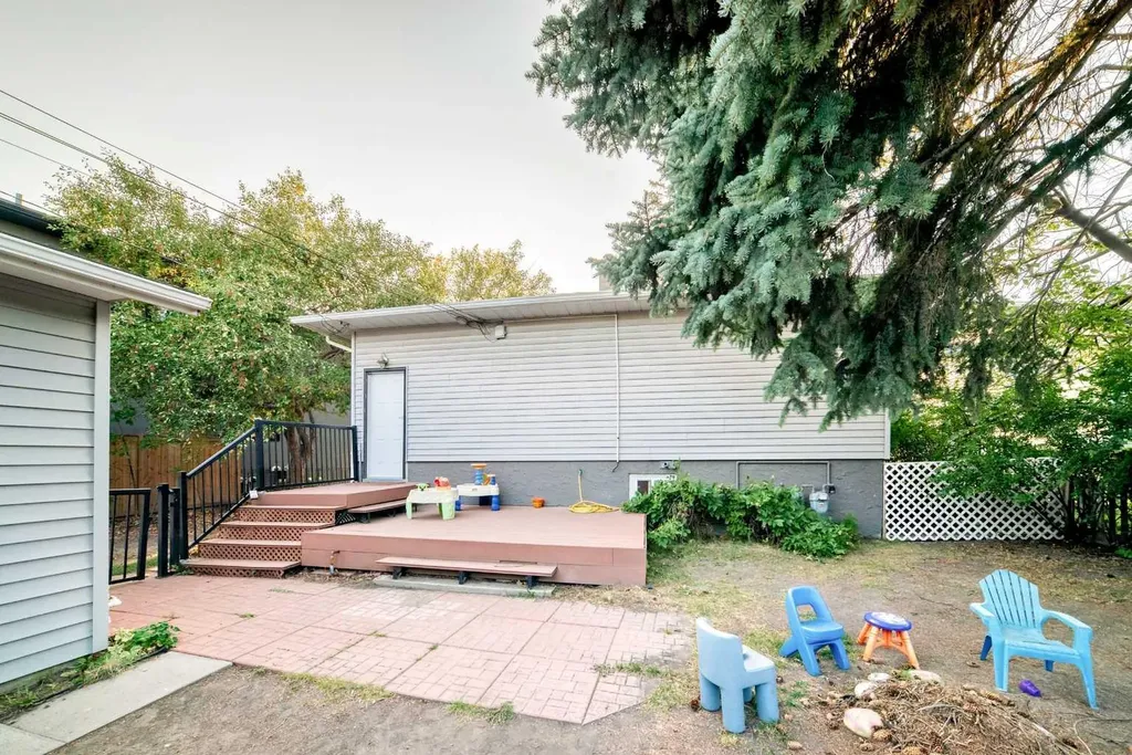 820 9a Street NE Calgary AB T2E 4L6