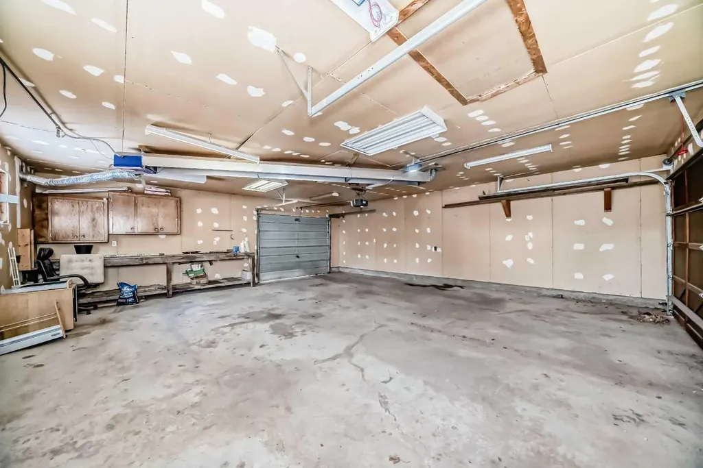 820 9a Street NE Calgary AB T2E 4L6