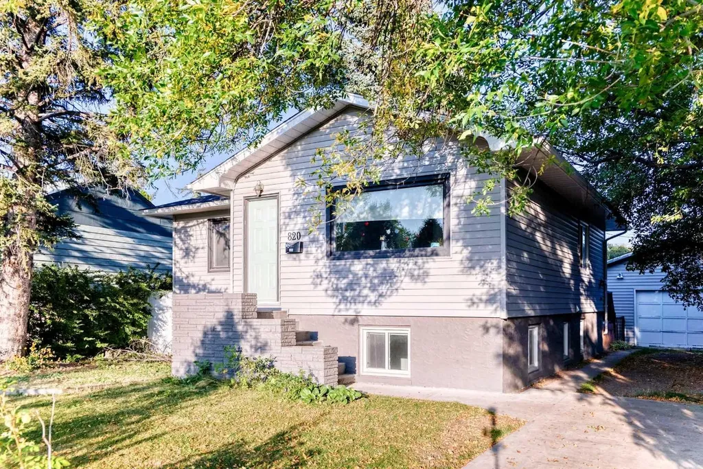 820 9a Street NE Calgary AB T2E 4L6