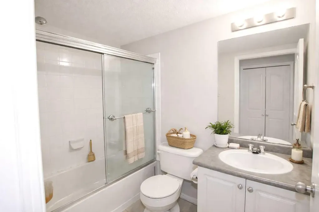 12A Ironside Street Red Deer AB T4R 3R6