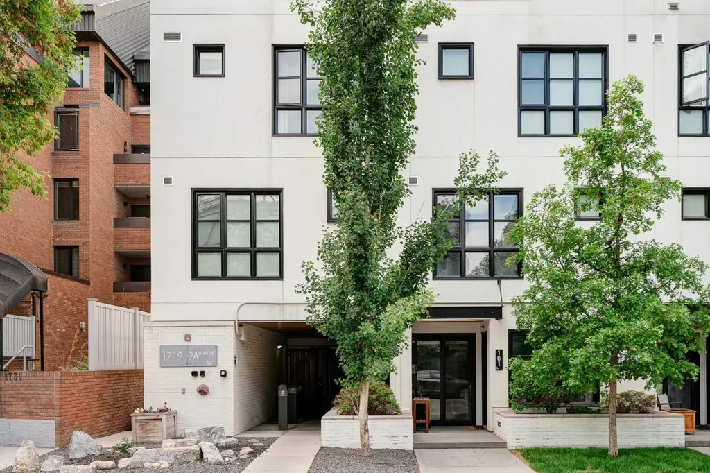 1719 9a Street SW Calgary AB T2T 6S3