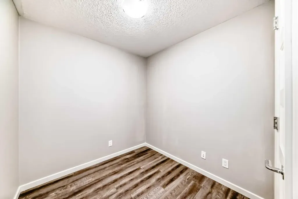10 Market Boulevard SE Airdrie AB T4A 0W8