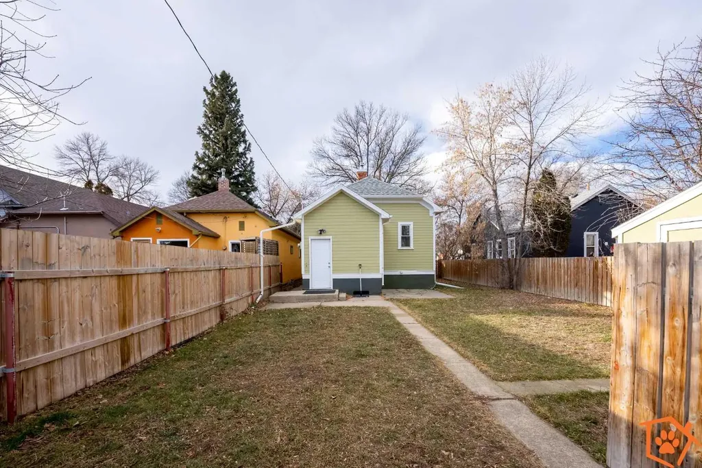 615 14 Street S Lethbridge AB T1J 2Y2