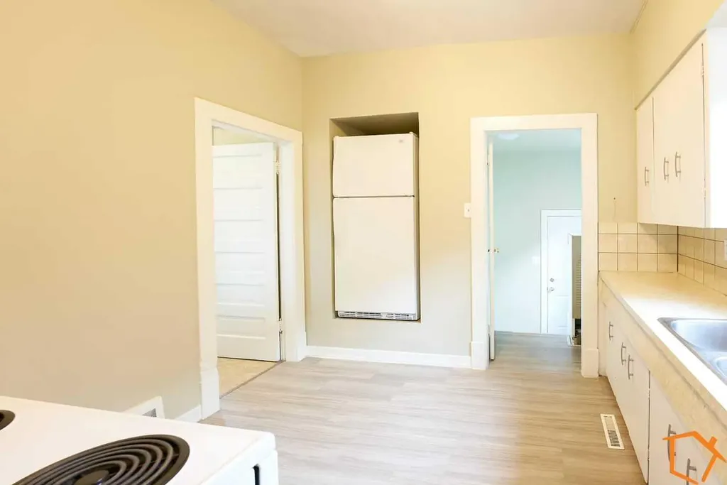 615 14 Street S Lethbridge AB T1J 2Y2