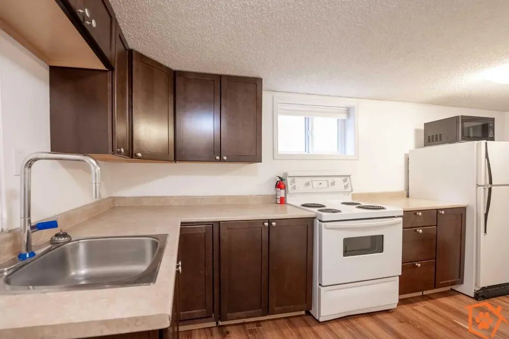 615 14 Street S Lethbridge AB T1J 2Y2