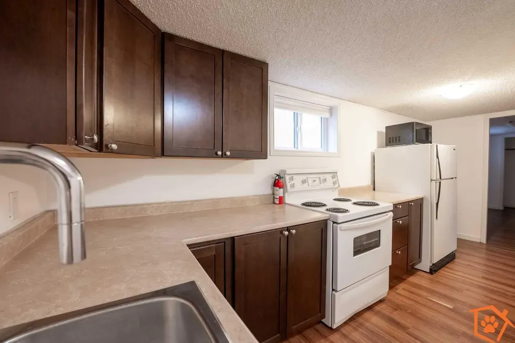 615 14 Street S Lethbridge AB T1J 2Y2