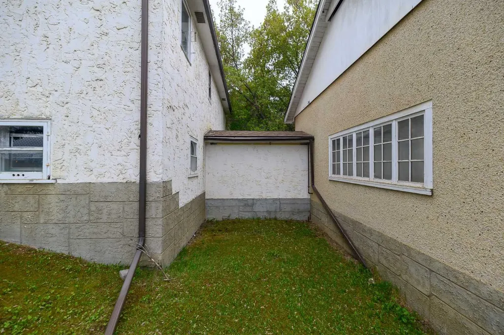 4809 50 Street Athabasca AB T9S 1C8