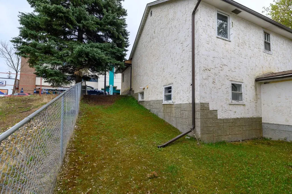 4809 50 Street Athabasca AB T9S 1C8