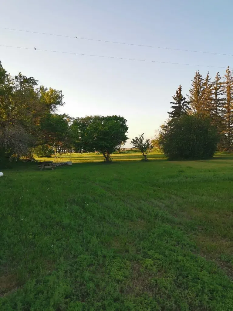 162 Hays Road 30 N Hays AB T0K1B0
