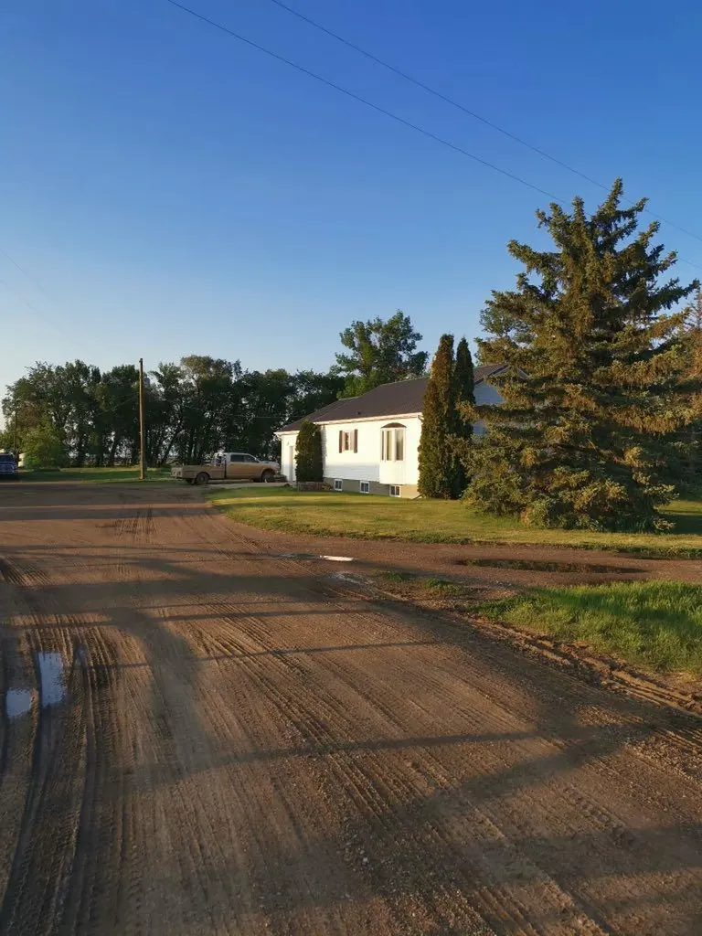 162 Hays Road 30 N Hays AB T0K1B0