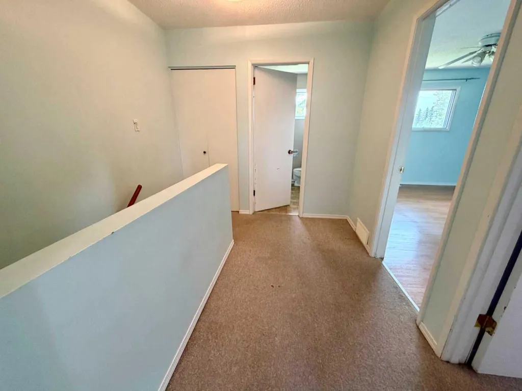5126 56 Street Rocky Mountain House AB T4T 1L5
