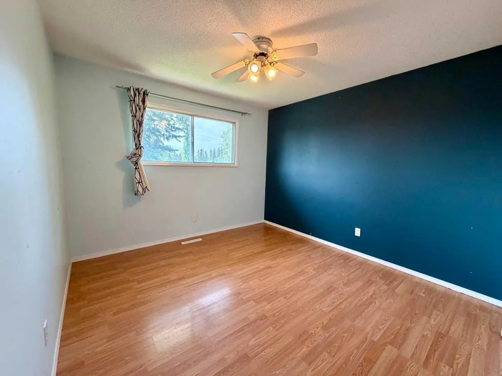 5126 56 Street Rocky Mountain House AB T4T 1L5