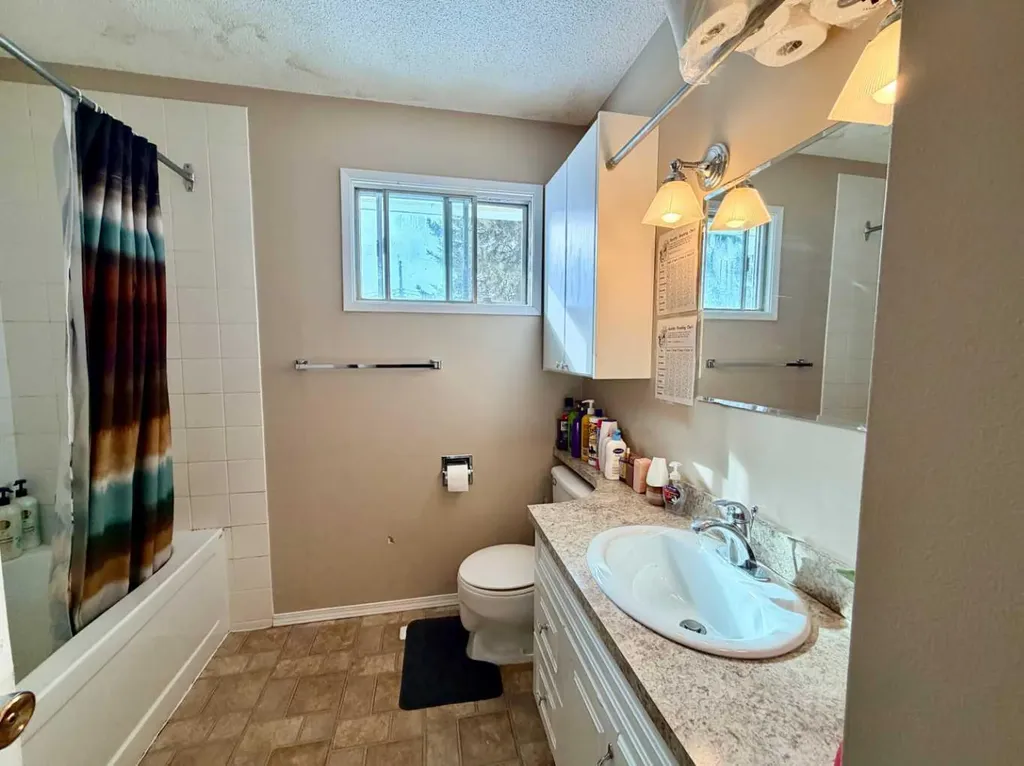 5126 56 Street Rocky Mountain House AB T4T 1L5