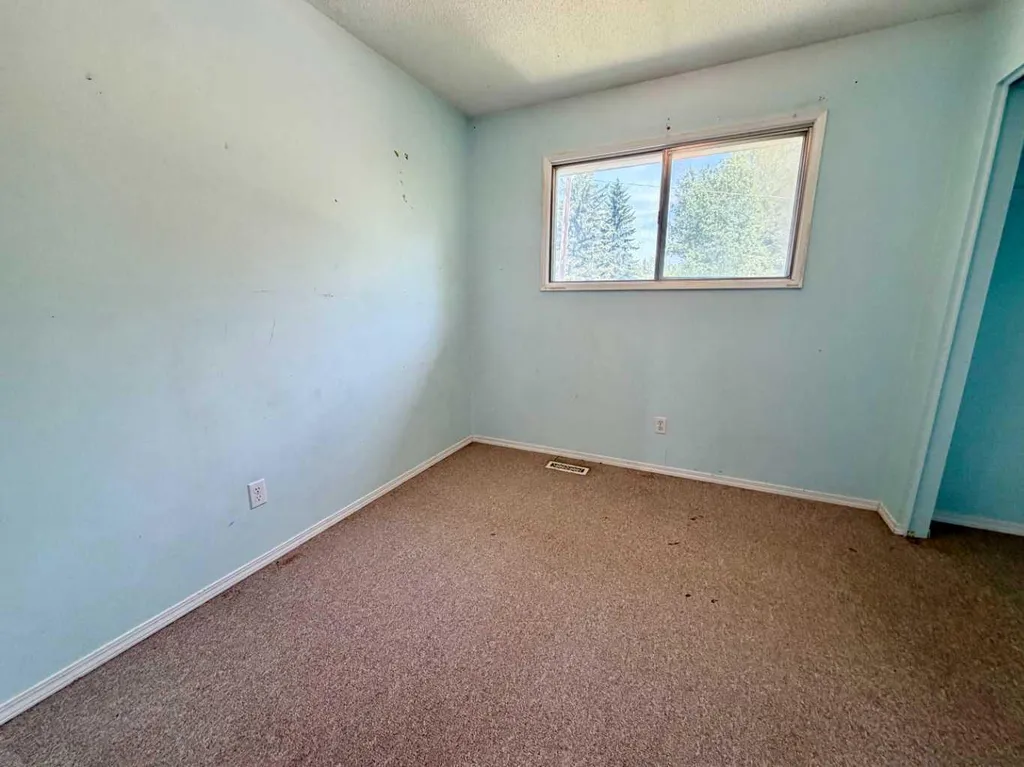 5126 56 Street Rocky Mountain House AB T4T 1L5