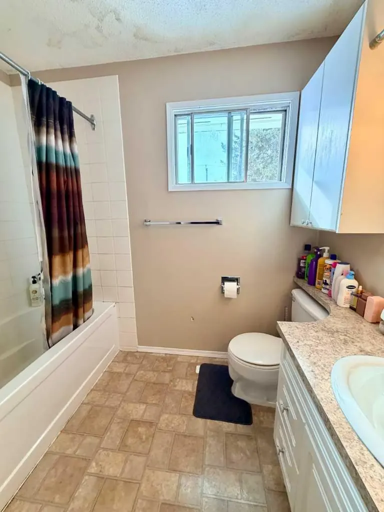 5126 56 Street Rocky Mountain House AB T4T 1L5