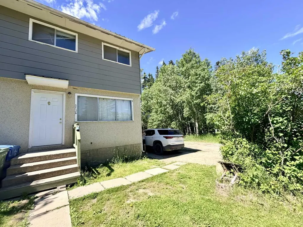 5126 56 Street Rocky Mountain House AB T4T 1L5