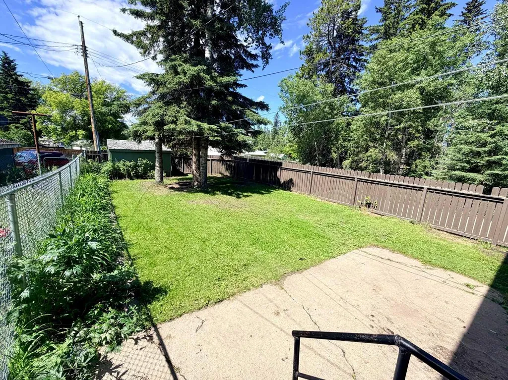 5126 56 Street Rocky Mountain House AB T4T 1L5