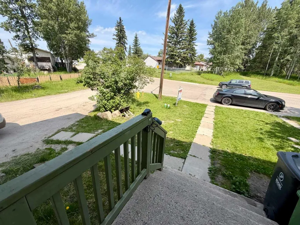 5126 56 Street Rocky Mountain House AB T4T 1L5