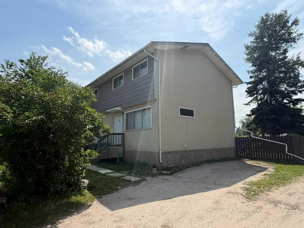 5126 56 Street Rocky Mountain House AB T4T 1L5