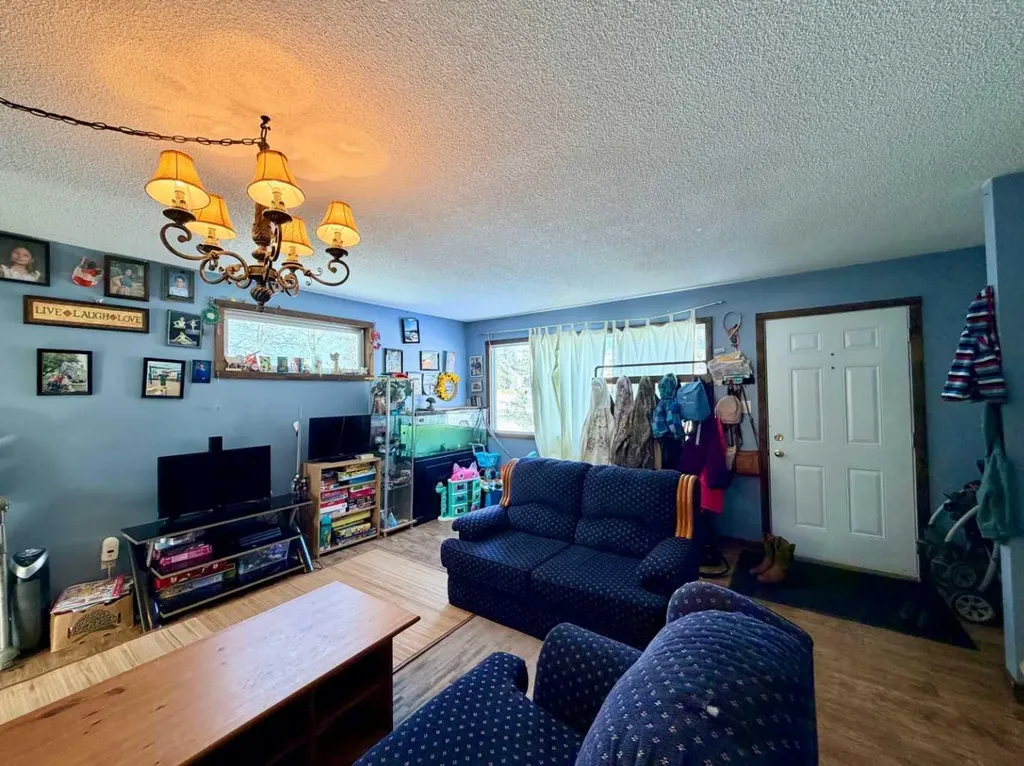 5126 56 Street Rocky Mountain House AB T4T 1L5